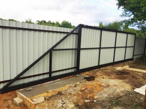 Откатные ворота с ручным управлением - пример 1 фото в Черноголовке