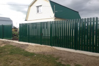 Забор из евроштакетника на ленточном фундаменте 70 метров фото в Черноголовке